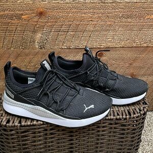PUMA Women’s Pacer Next Cage Running Shoes Sneakers Black & White Size 7.5 EUC